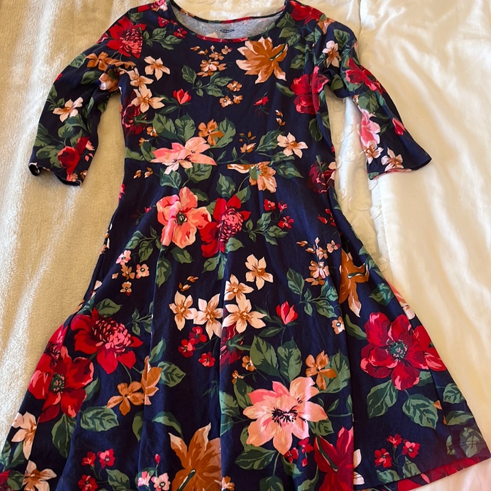 Old Navy floral dress for girls.